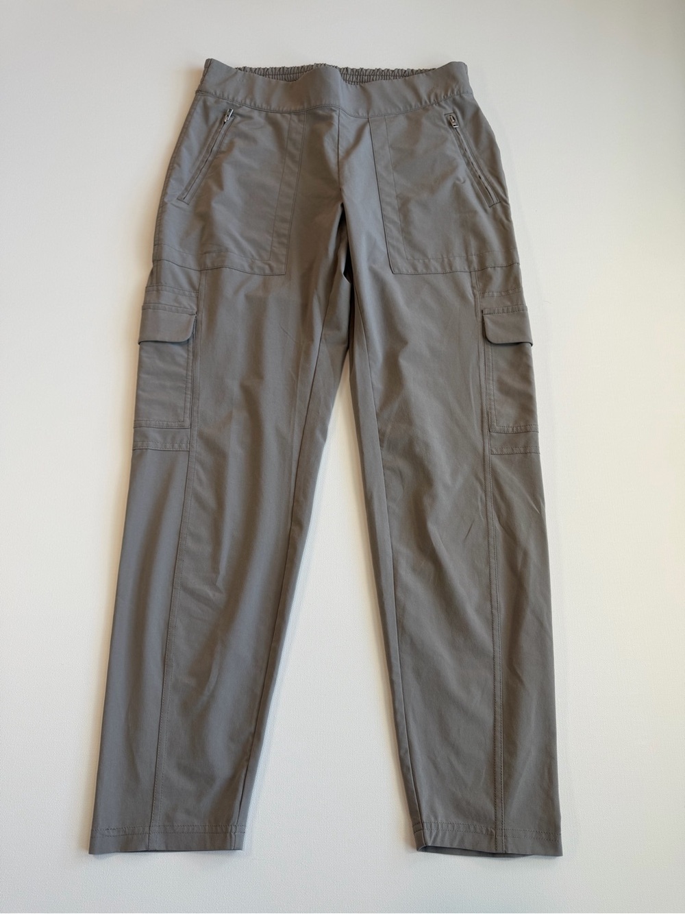 Athleta Chelsea Cargo Pants Gray Size 8 Pull-On Zippered Pockets Travel